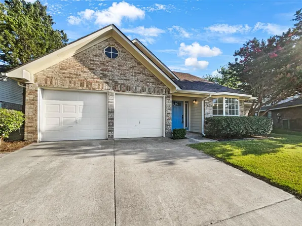2849 Sommerset Dr, Grand Prairie, TX 75052