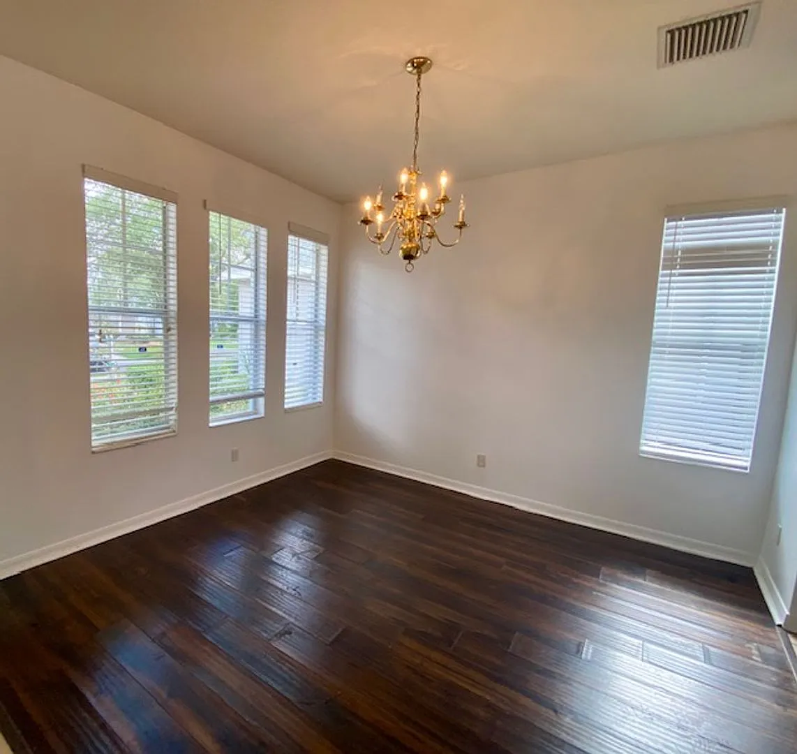 Beautiful 4bedroom/ 2.5-bathroom Home — Photo 3