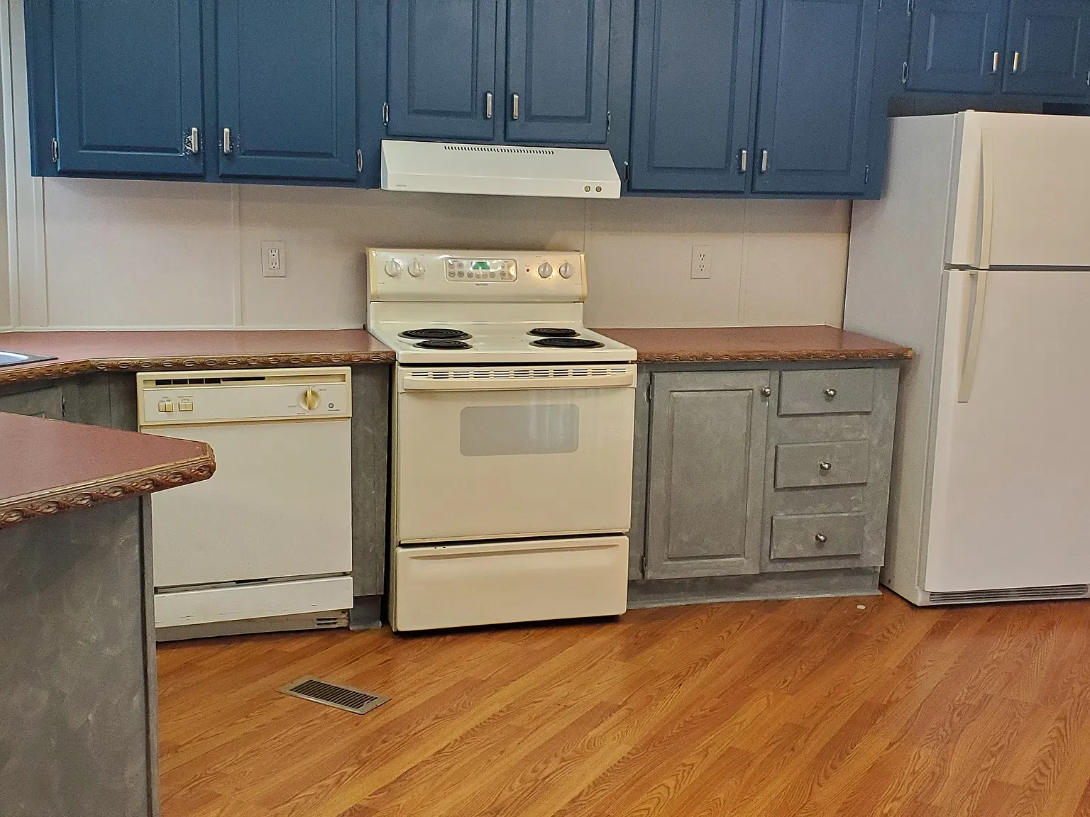 3 bed, 1280 sqft, $1,200 — Photo 2