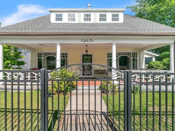82 Main St, Monson, MA 01057