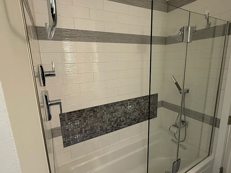 1420 W Fulton St #2 — Photo 5