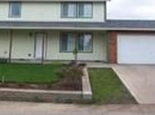 1767 W Lincoln St, Woodburn, OR