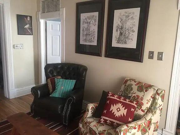 Sitting room/library