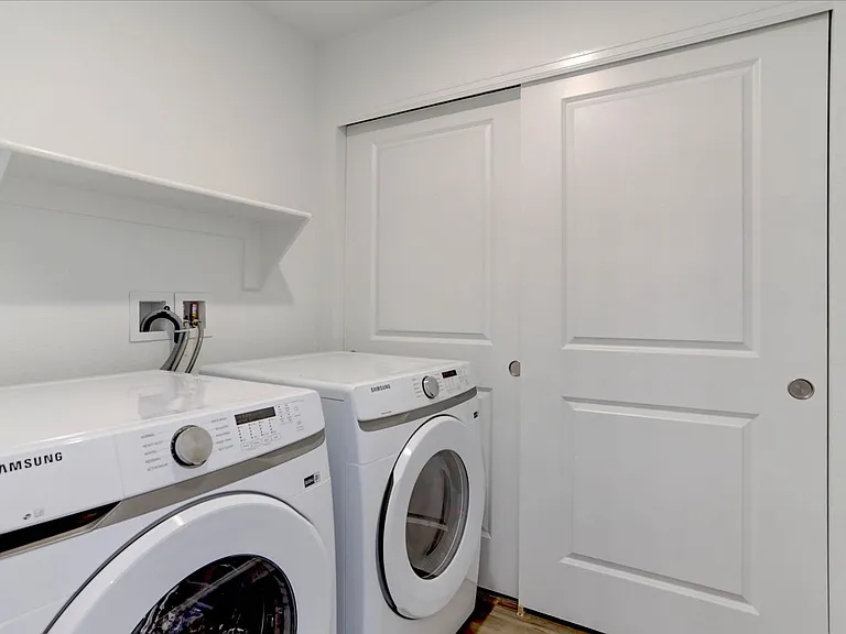 1828 S Poplar Ct — Photo 19