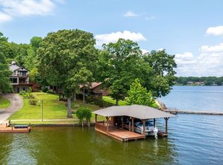 32 Ashwood Ln, Talladega, AL 35160