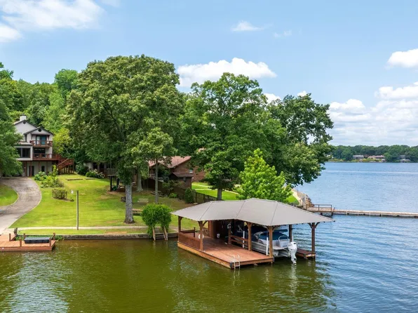 32 Ashwood Ln, Talladega, AL 35160