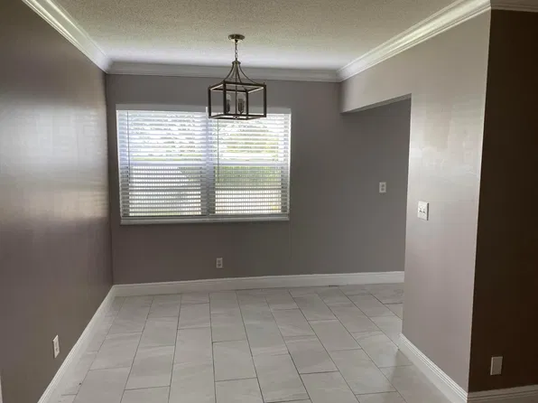 49 WALTHAM C #49, West Palm Beach, FL 33417