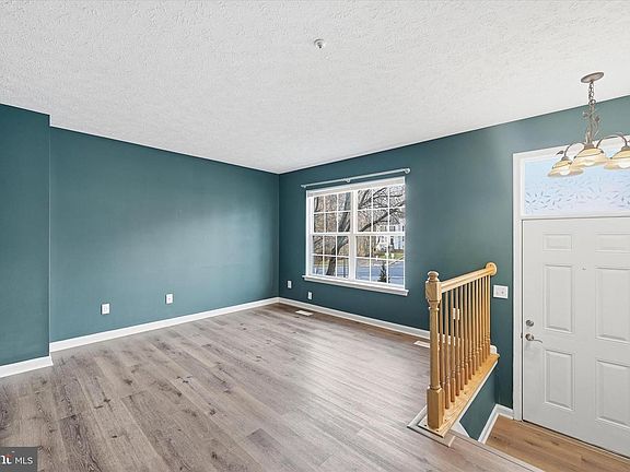 3rd image of 587 Hall Ct