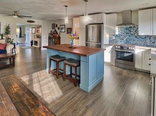 13758 Pomerado Rd, Poway, CA 92064