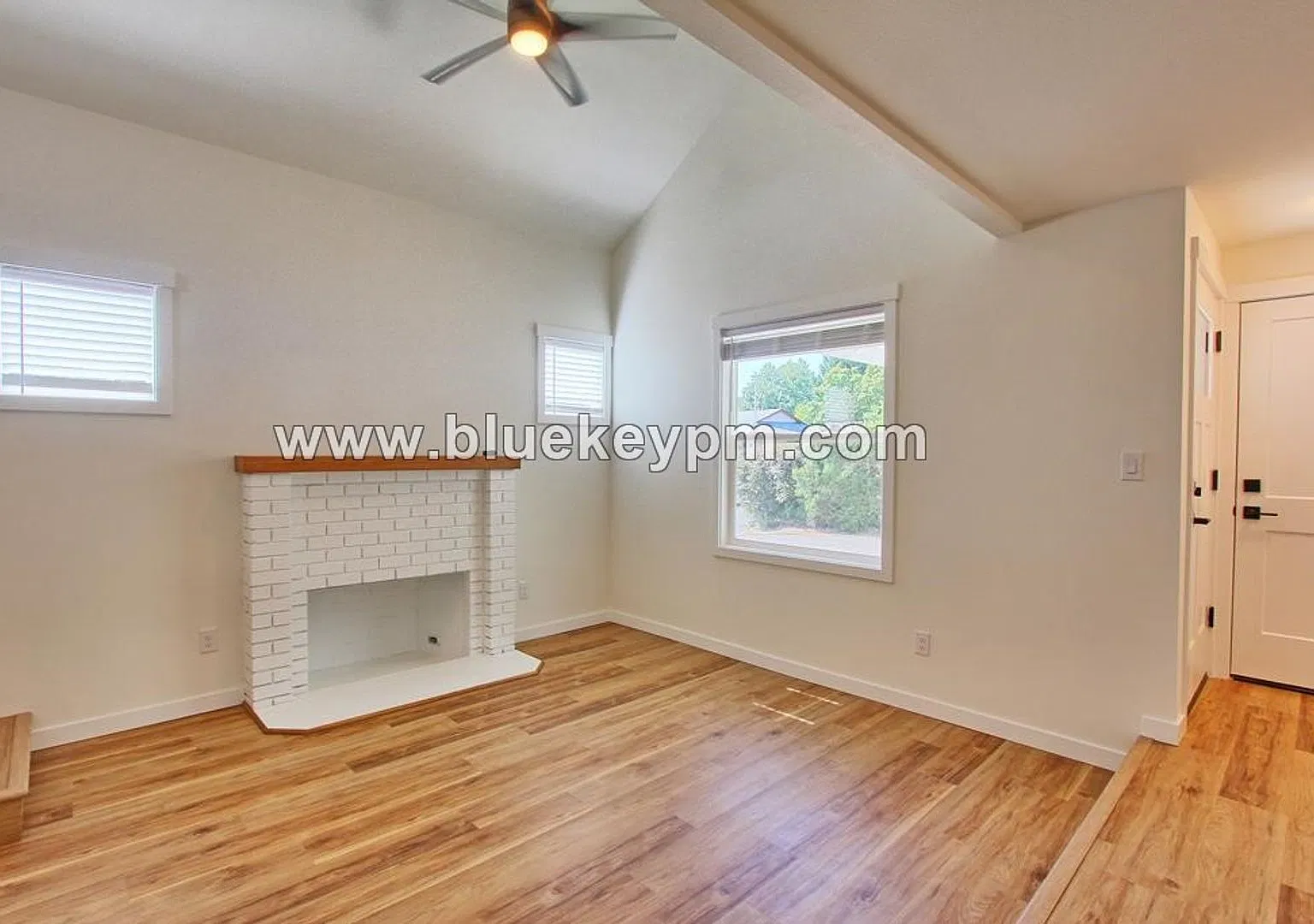 3 Bed, 2 Bath in Cascade Park with Primary on Main Floor — Photo 4