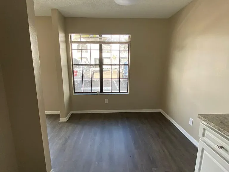 Saint Andrews Square Townhomes — Photo 26