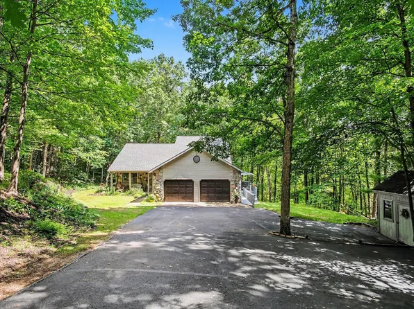 11793 W Baker Rd, Greenville, MI 48838