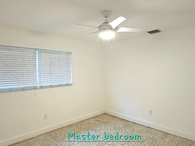 1023 NW 33rd St — Photo 11