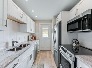 1021 3rd St S APT 110, Naples, FL 34102