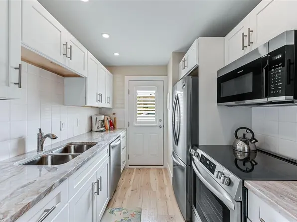 1021 3rd ST S #110, NAPLES, FL 34102