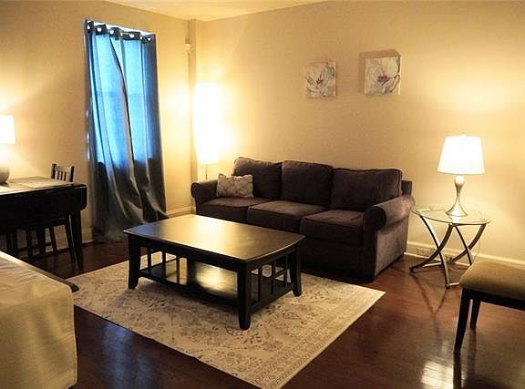 3rd image of 1205 Stcharles Ave #1216