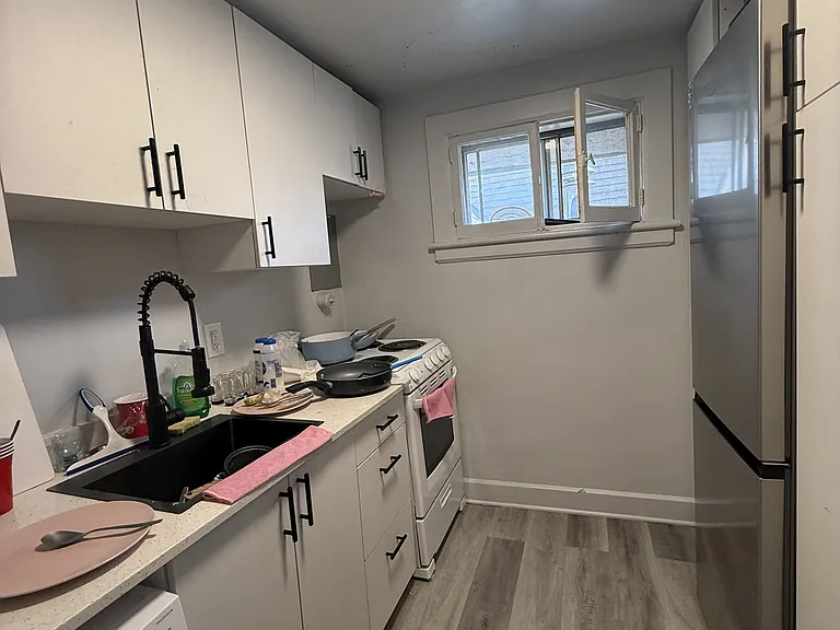 275 Bronson Ave #4 — Photo 3