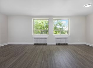 317 Park Lawn Road, Toronto, ON M8Y 3K2