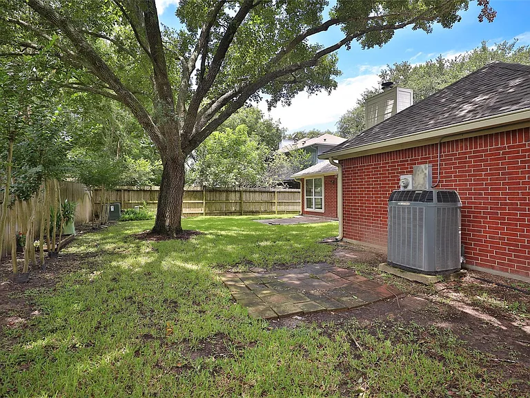 22815 Red River Dr — Photo 28