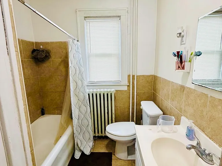1064 Washington Ave #1 — Photo 6
