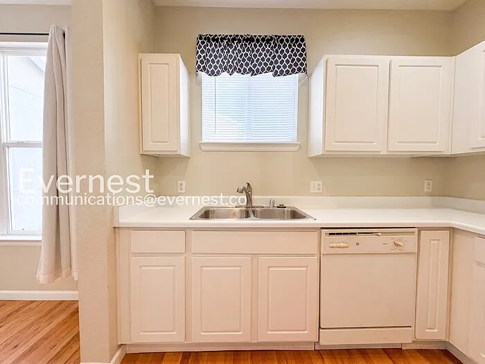 84 Spruce St #405 — Photo 8