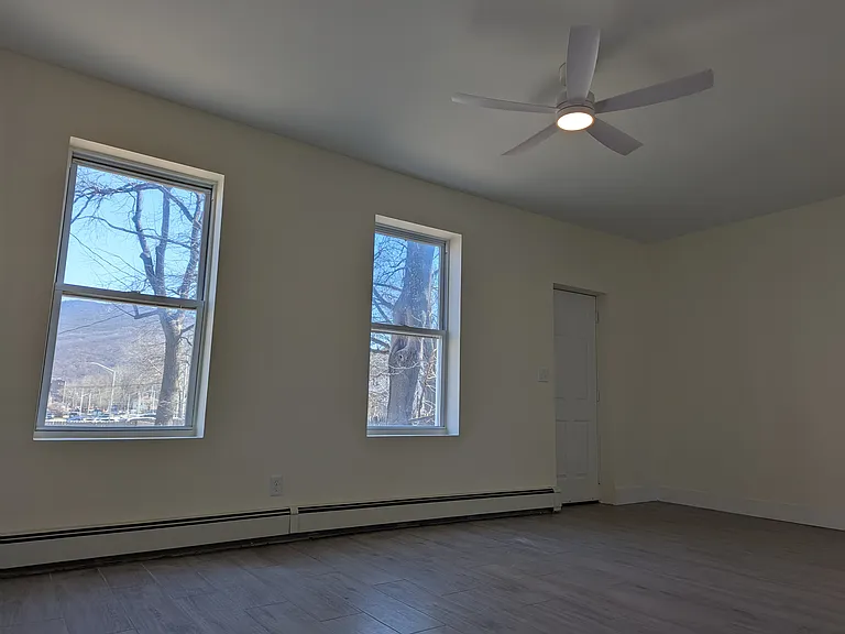 6 S Cedar St — Photo 23