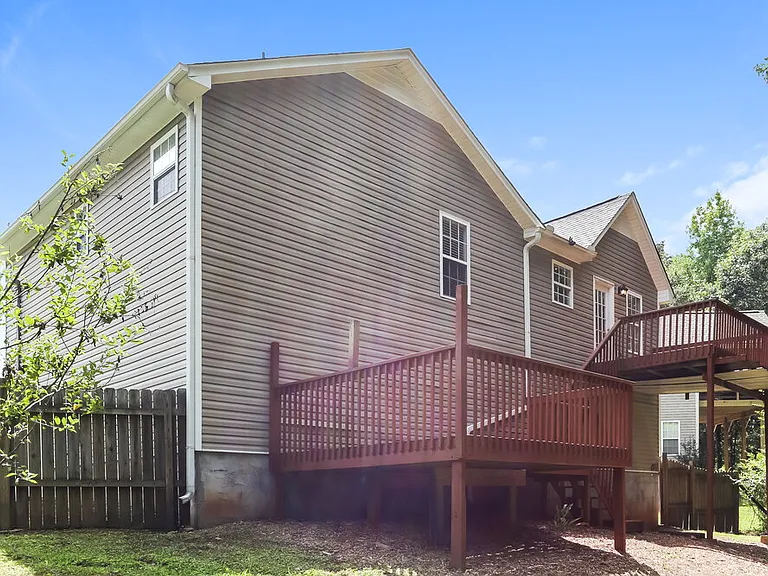 639 Sheffield Ct — Photo 16