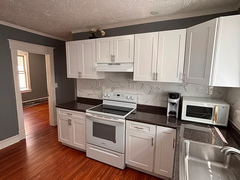 21 Hawk St #2 — Photo 2