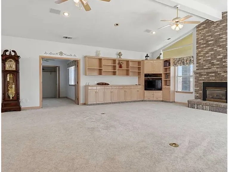 2702 E Goshen Ave — Photo 19