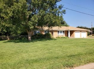 327 S 2nd St, Colwich, KS 67030