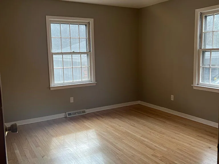 12 Kensington Ct — Photo 8