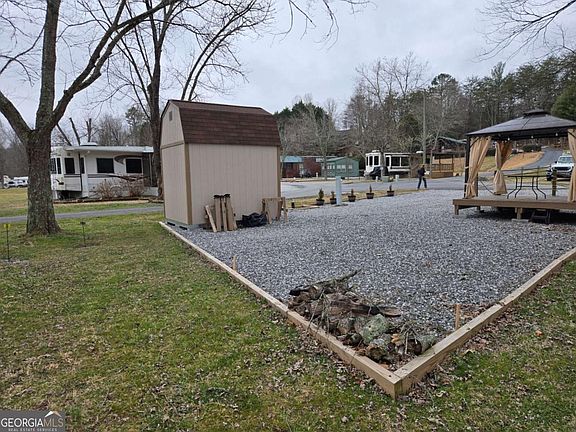 3rd image of 155 Fishtail Cir