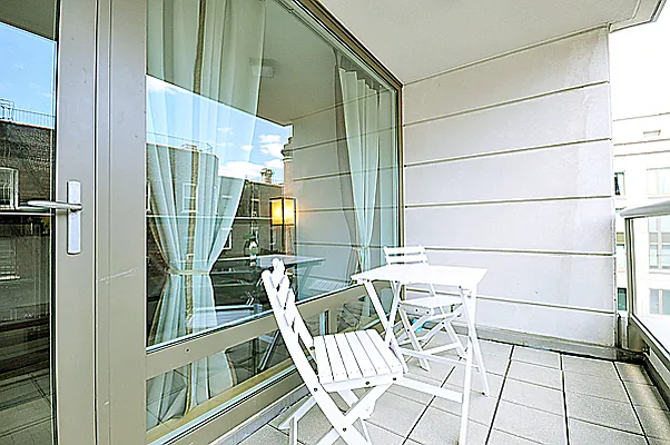 Sold by Markgraf Group Ltd | media 19