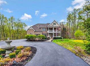 272 Windsor Way, Roaring Brook Township, PA 18444