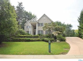 4711 Cinnamon Ln, Sylvania, OH 43560