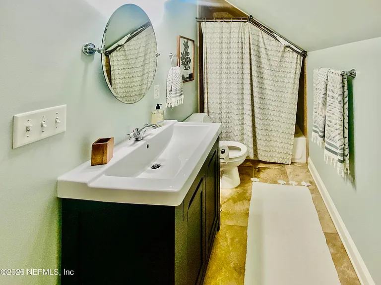 1592 Glendale St — Photo 29