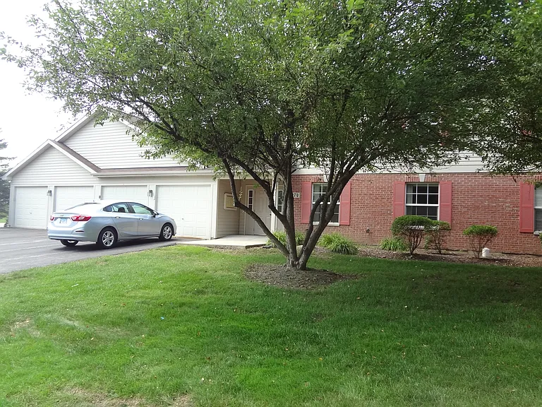 974 N Village Dr #2 — Photo 2