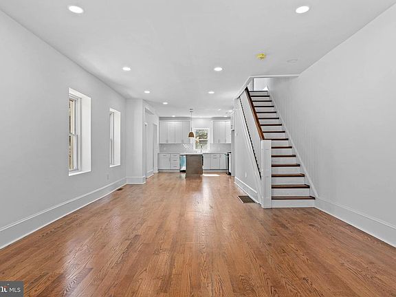 2nd image of 117 W 10th Ave