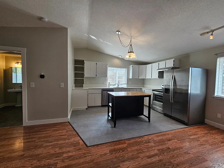 13235 SE Oatfield Rd — Photo 14