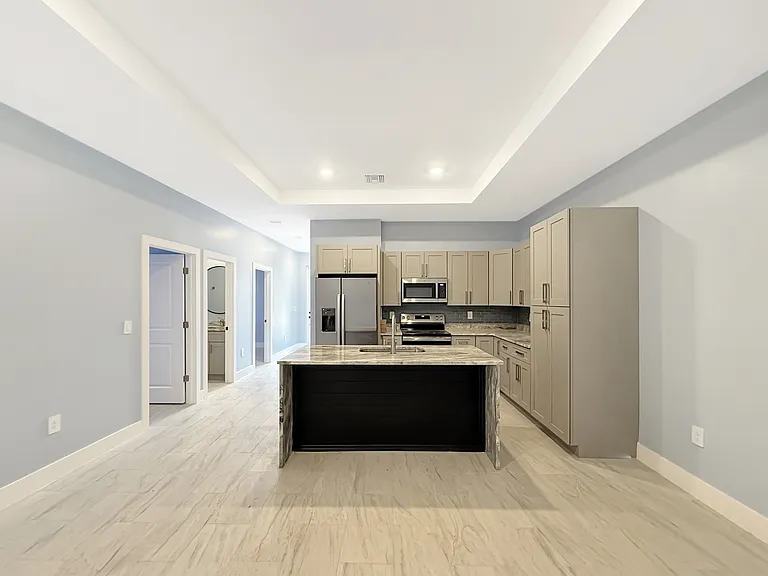 2742 Orange St — Photo 13