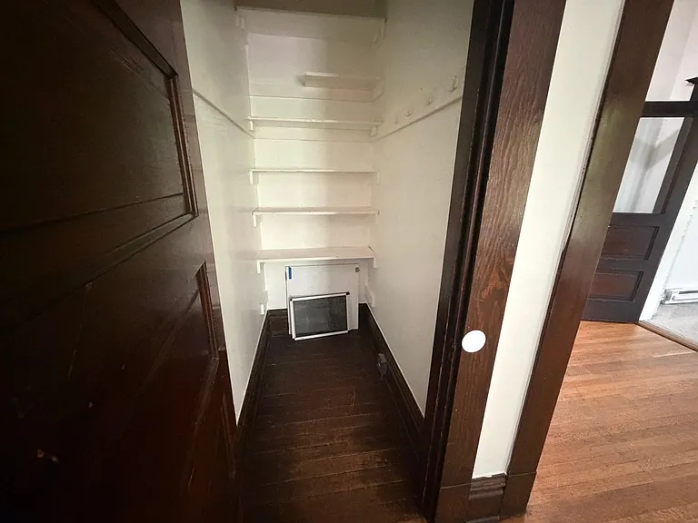 Jefferson Apartments — Photo 11