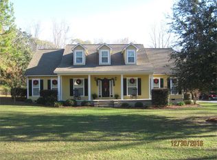 76 Sandhammock Lake Rd, Tifton, GA 31793