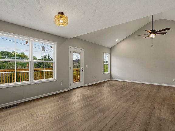 2nd image of 44 Poppy Ct