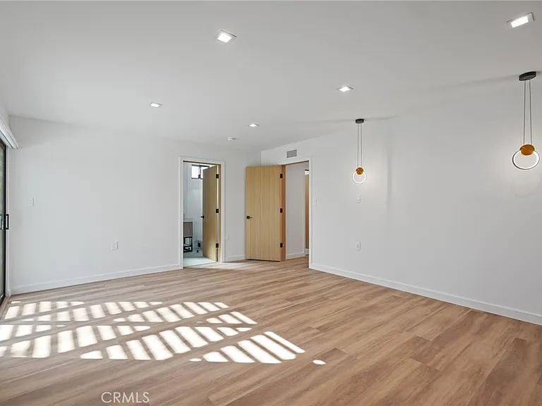 6108 Sadring Ave — Photo 38