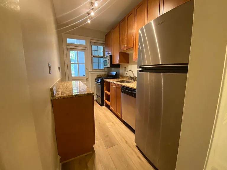 2514 41st St NW #1 — Photo 11