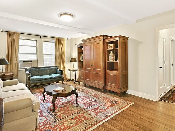 2nd image of 321 E 43rd St APT 412