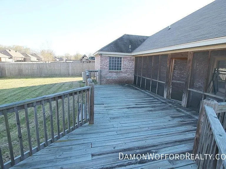 614 Oak Park Cir — Photo 4