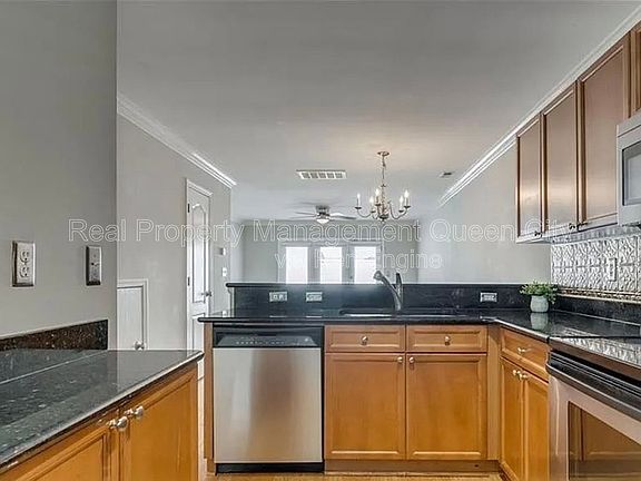 3rd image of 1224 Green Oaks Ln APT B