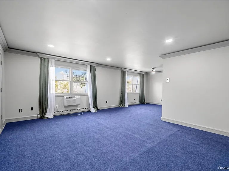 4 White Gate Rd #K — Photo 10