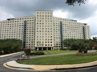 10401 Grosvenor Pl APT 823, Rockville, MD 20852